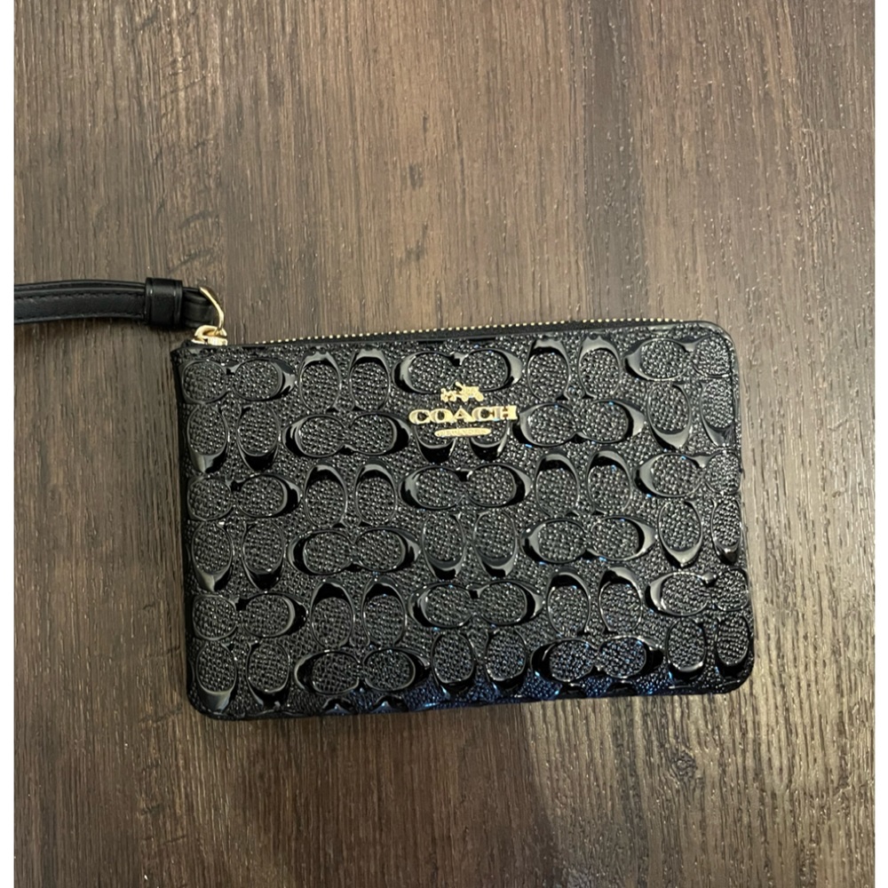 Mini coach patent leather raised c wristlet new without tags authentic